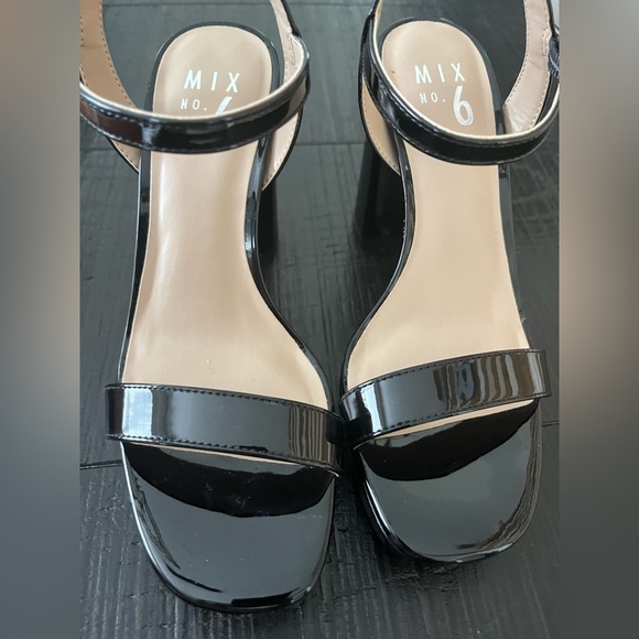MIX NO. 6 SUNDRA PLATFORM SANDAL BLACK PATENT SIZE 6 - Picture 6 of 7
